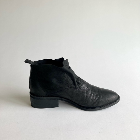 Eileen Fisher Black Genuine Leather Elastic Band Booties size 7 - Picture 4 of 13